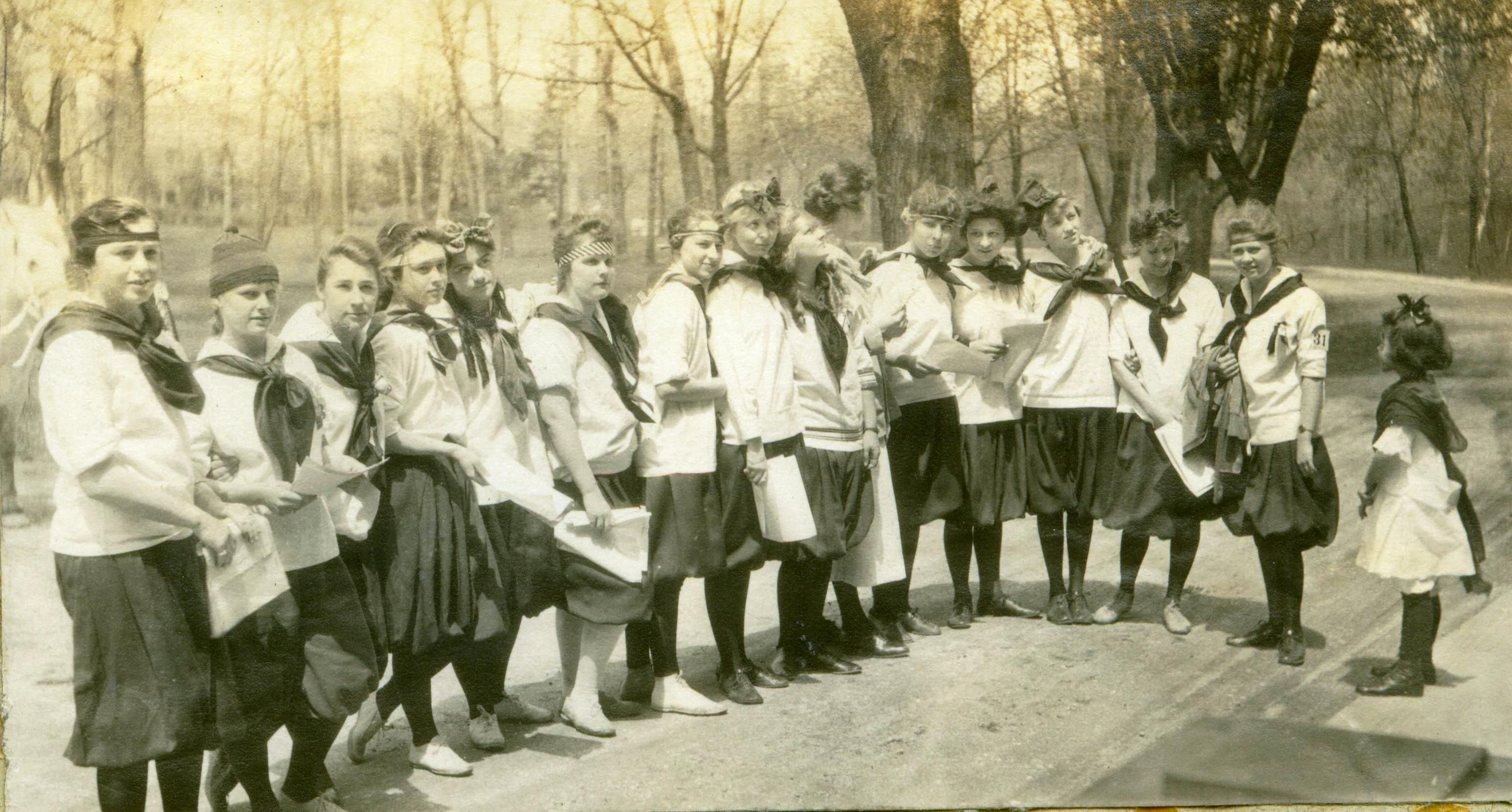 Field Day, May 15, 1915. Courtesy Lake Forest Academy Archives.