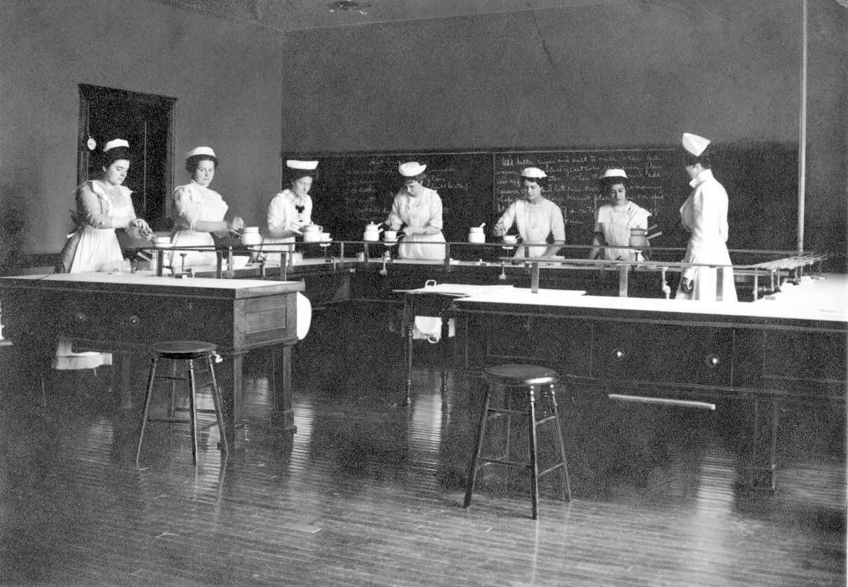 Domestic Science class, 1917. Courtesy Lake Forest Academy Archives.
