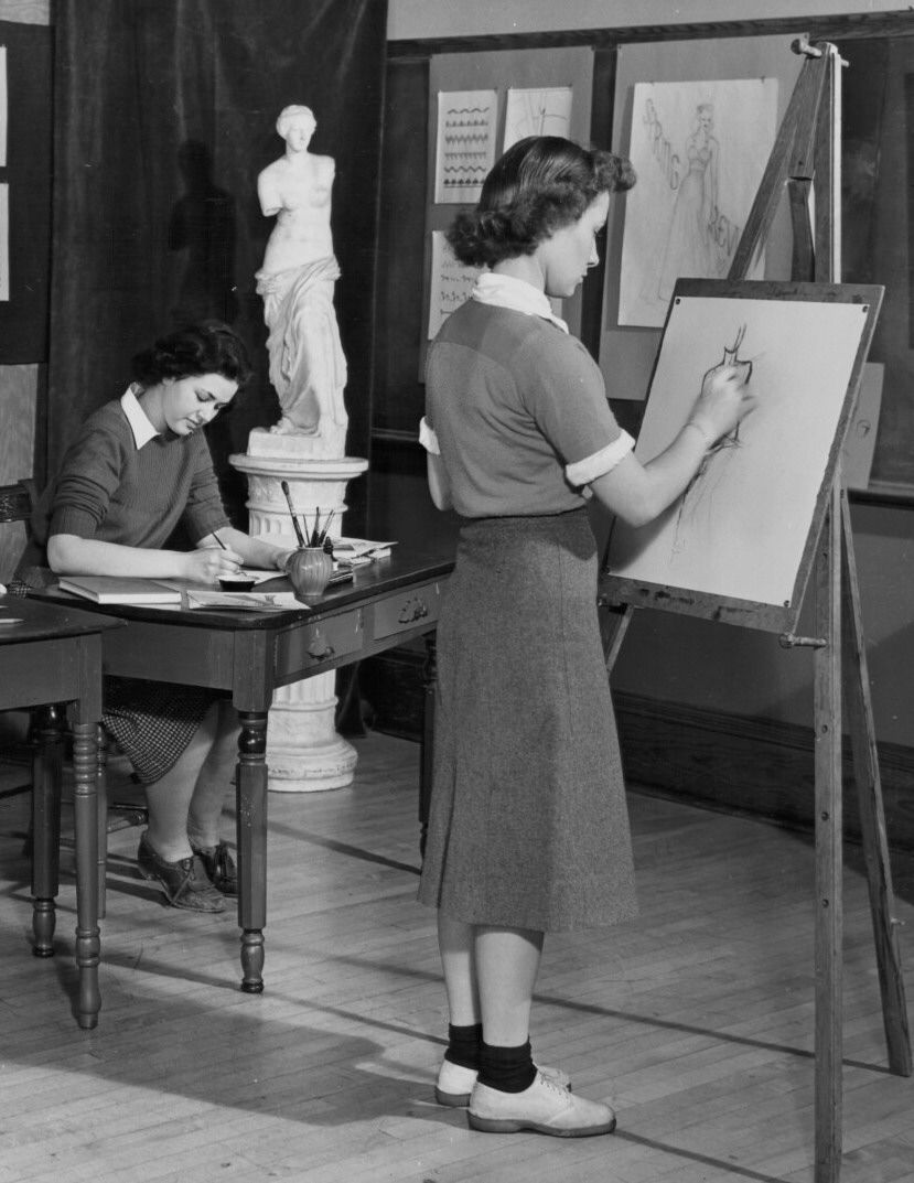 Art class, 1940s. Courtesy of Lake Forest Academy Archives.