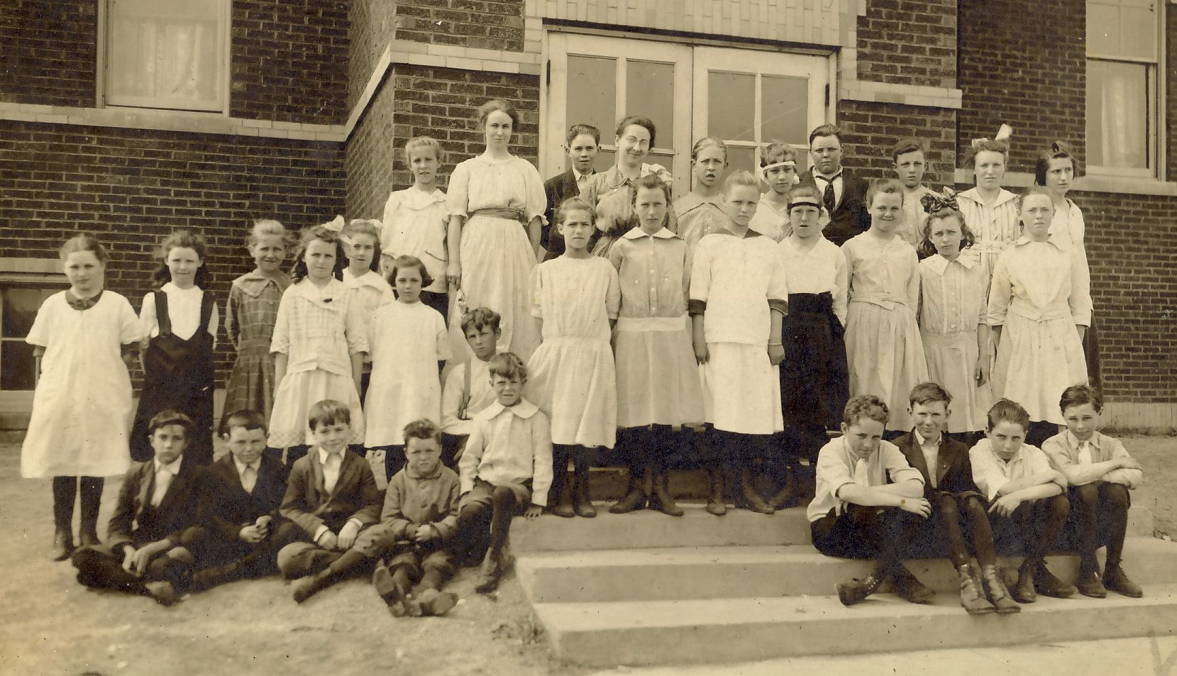 Mary Keough with her Everett School upper grades, 1945.