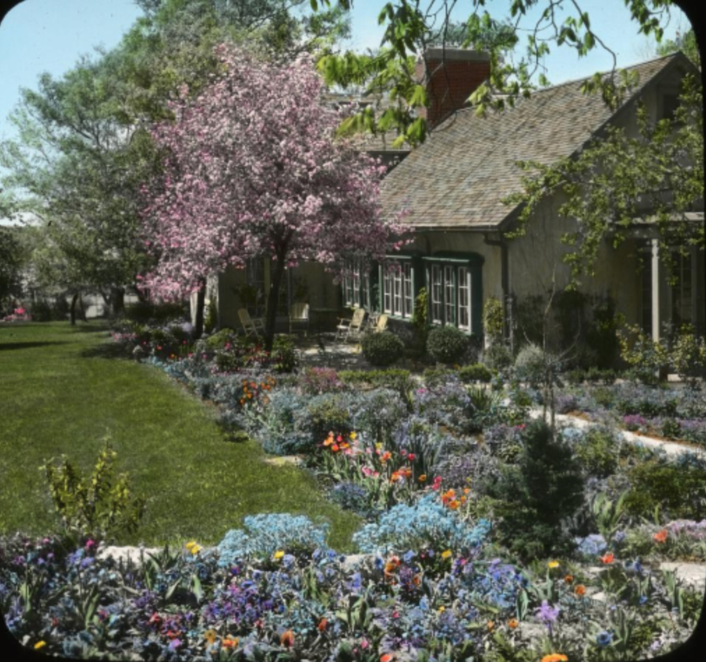 Mrs. McPherson Holt cottage gardens, 1298 Green Bay Road. Image source: Garden Club of America, Smithsonian.