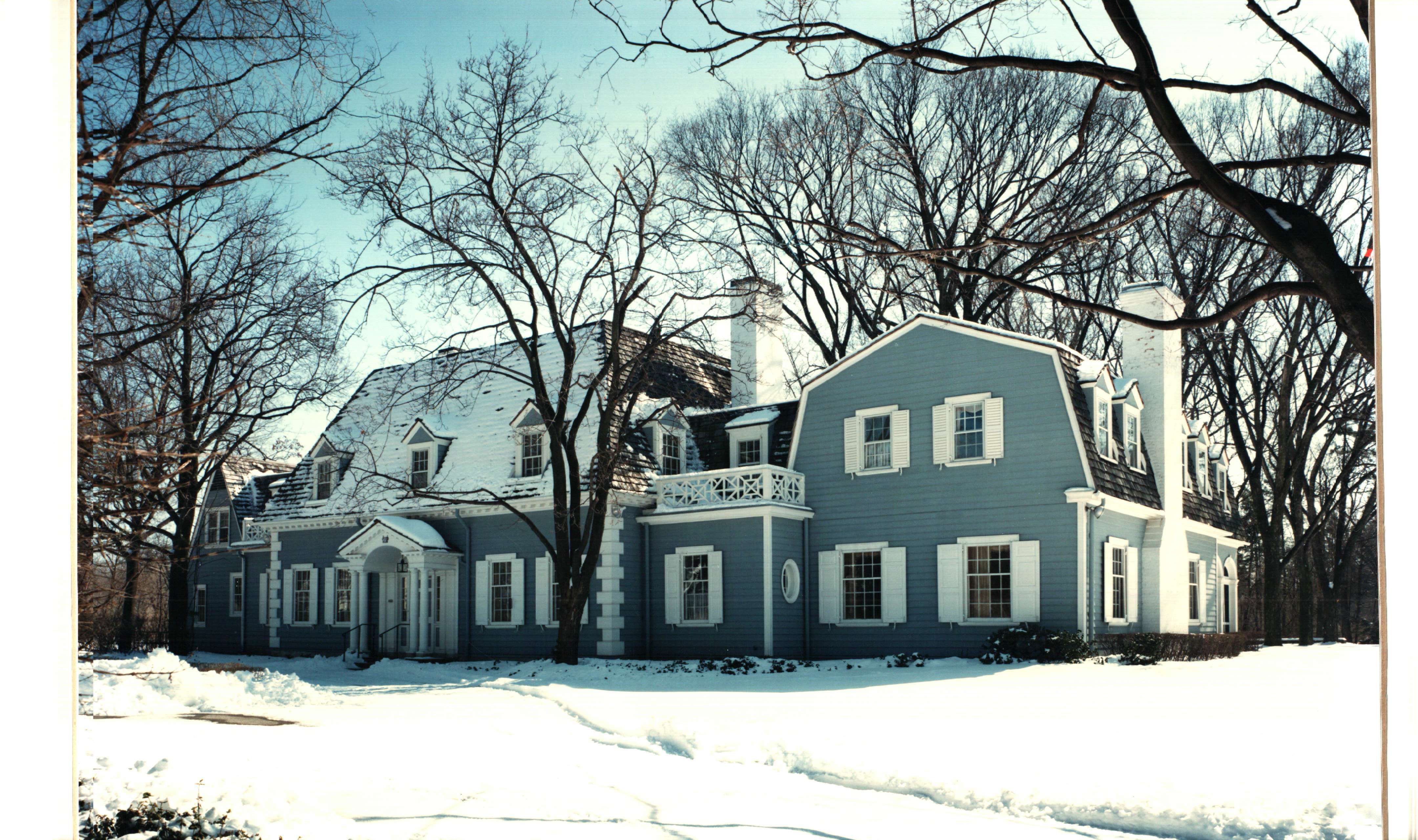 35 North Green Bay Road. Pictured c. 1990. History Center collection, 1998.16.6.