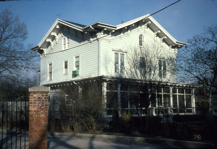 408 East Illinois Road, pictured 1984. The house was originally built in 1859 and stood on Deerpath.